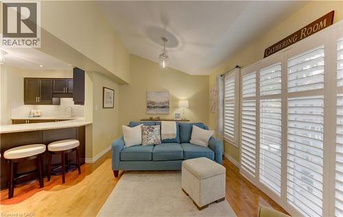 555 Chablis Drive Unit# 12, Waterloo, ON - Indoor Photo Showing Living Room