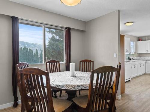 948 Ryan Place, Kamloops, BC - Indoor Photo Showing Dining Room