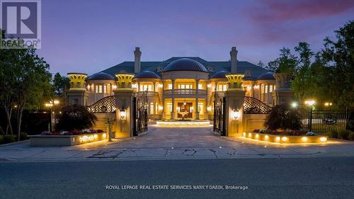 8 High Point Road, Toronto, ON - Outdoor