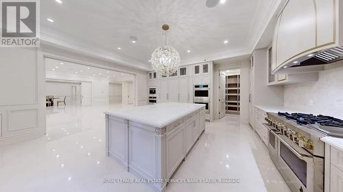 8 High Point Road, Toronto, ON - Indoor Photo Showing Kitchen With Upgraded Kitchen