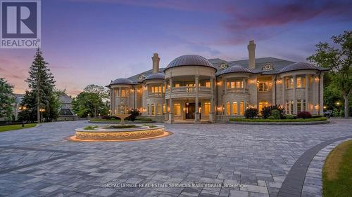 8 High Point Road, Toronto, ON - Outdoor