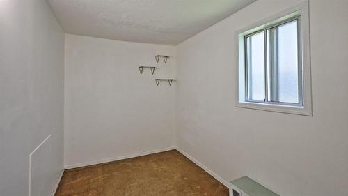 304 5Th Avenue, Cranbrook, BC - Indoor Photo Showing Other Room