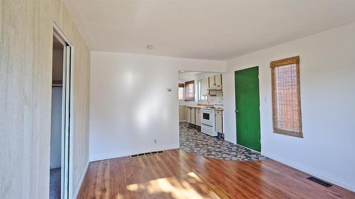 304 5Th Avenue, Cranbrook, BC - Indoor