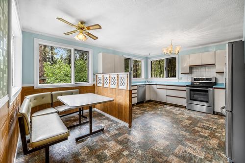 357 3A Street, Cranbrook, BC - Indoor Photo Showing Kitchen