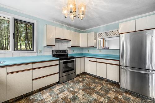 357 3A Street, Cranbrook, BC - Indoor Photo Showing Kitchen