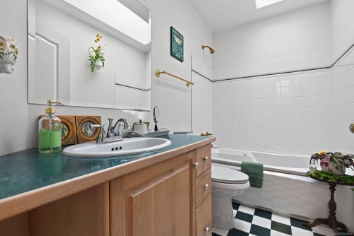 6089 Chippewa Rd, Duncan, BC 
