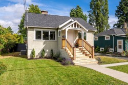 667 11th St Courtenay, BC V9N 1S9