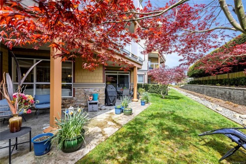 #100-439 College Rd, Qualicum Beach, BC - Outdoor