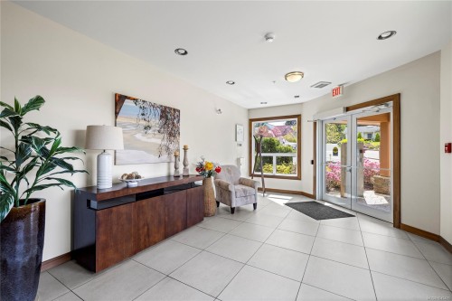 #100-439 College Rd, Qualicum Beach, BC - Indoor Photo Showing Other Room