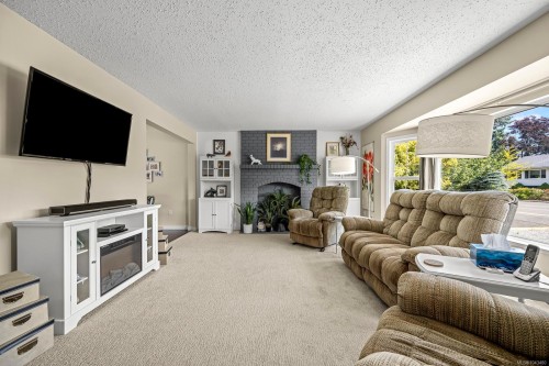 58 Mitchell Rd, Courtenay, BC 