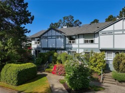 #10-3008 Quadra St Victoria, BC V8T 4G3