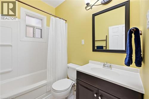 196 Ray Street N, Hamilton, ON - Indoor Photo Showing Bathroom