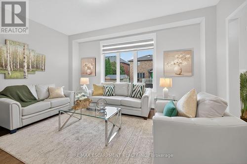 67 Starfire Crescent, Hamilton, ON - Indoor Photo Showing Living Room