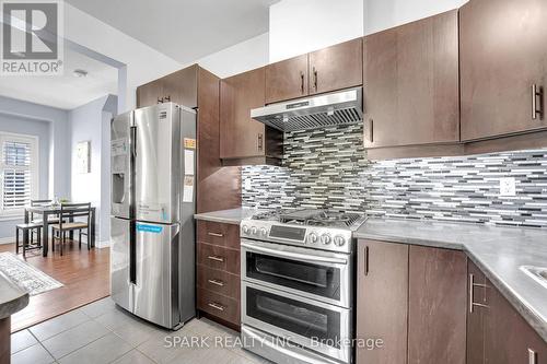 4 Cutts Crescent, Hamilton, ON - Indoor Photo Showing Kitchen With Upgraded Kitchen