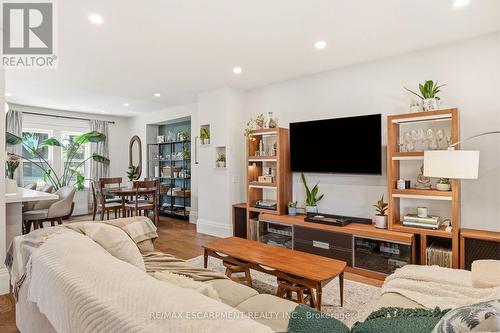 92 Province Street, Hamilton, ON - Indoor Photo Showing Living Room