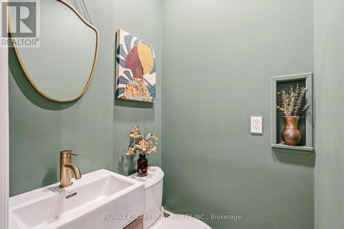 92 Province Street, Hamilton, ON - Indoor Photo Showing Bathroom