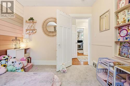 92 Province Street, Hamilton, ON - Indoor Photo Showing Bedroom