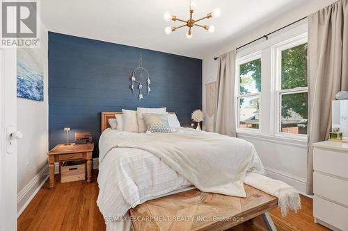 92 Province Street, Hamilton, ON - Indoor Photo Showing Bedroom