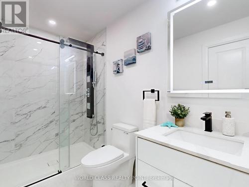 60 Kleins Ridge, Vaughan, ON - Indoor Photo Showing Kitchen