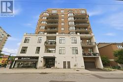 802 - 420 BERKLEY AVENUE Ottawa, ON K2A 4H5