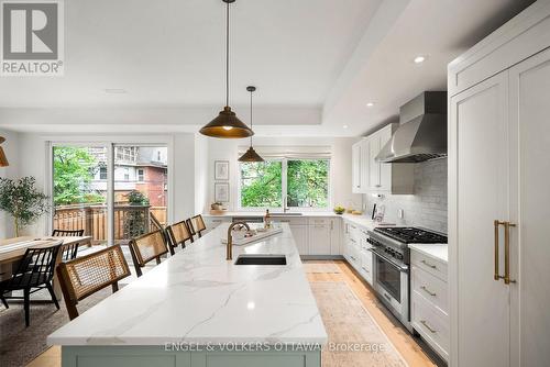 31 Woodlawn Avenue, Ottawa, ON - Indoor Photo Showing Kitchen With Upgraded Kitchen