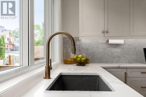 31 Woodlawn Avenue, Ottawa, ON - Indoor Photo Showing Kitchen