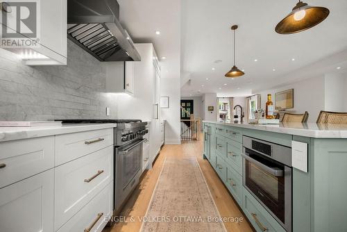 31 Woodlawn Avenue, Ottawa, ON - Indoor Photo Showing Kitchen With Upgraded Kitchen