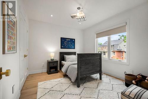 31 Woodlawn Avenue, Ottawa, ON - Indoor Photo Showing Bedroom
