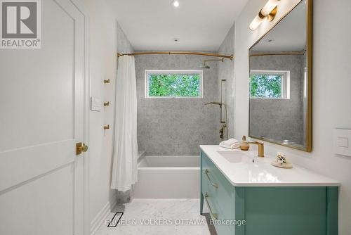 31 Woodlawn Avenue, Ottawa, ON - Indoor Photo Showing Bathroom