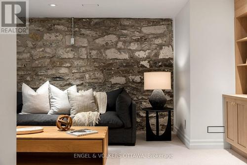 31 Woodlawn Avenue, Ottawa, ON - Indoor Photo Showing Other Room