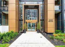 811 - 2333 KHALSA GATE Oakville, ON L6M 0X7