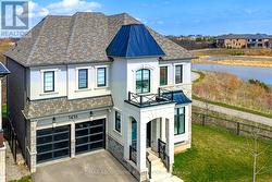Siding onto walking trails and Pond - 