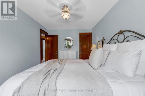 99 Tuxedo Avenue S, Hamilton, ON - Indoor Photo Showing Bedroom