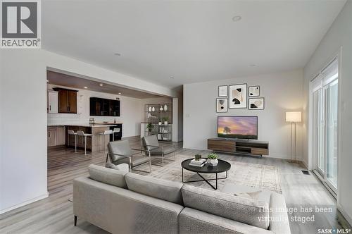 17 Longman Drive, Longlaketon Rm No. 219, SK - Indoor Photo Showing Living Room