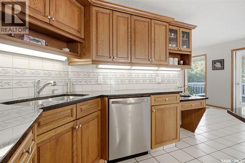 2135 Potts Crescent E, Regina, SK - Indoor Photo Showing Kitchen With Double Sink