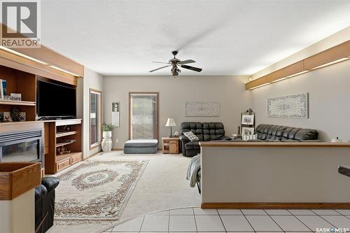 2135 Potts Crescent E, Regina, SK - Indoor