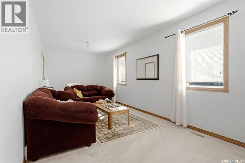 2135 Potts Crescent E, Regina, SK - Indoor