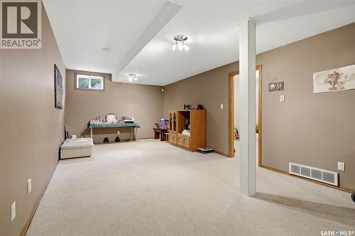 2135 Potts Crescent E, Regina, SK - Indoor