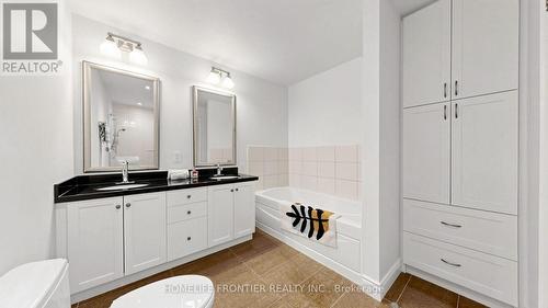 30 Clairtrell Road, Toronto, ON - Indoor Photo Showing Bathroom
