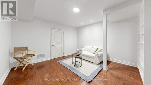 30 Clairtrell Road, Toronto, ON - Indoor