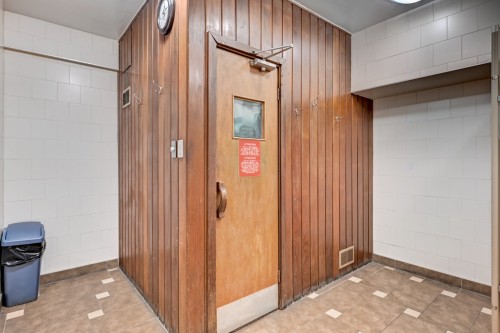 Sauna - 706-5150 Av. Macdonald, Côte-Saint-Luc, QC - Indoor Photo Showing Other Room