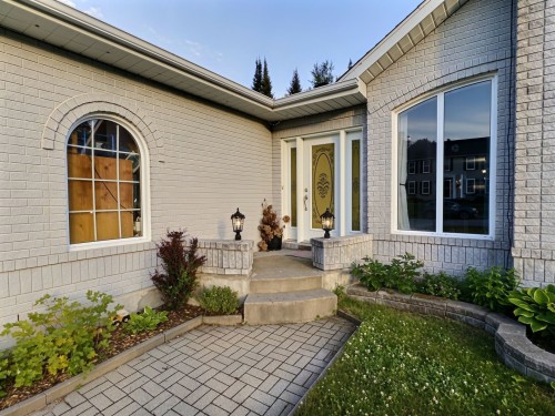 Entry - 152 Rue Lafort, Témiscaming, QC - Outdoor