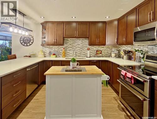 204 2300 Broad Street, Regina, SK - Indoor Photo Showing Kitchen With Upgraded Kitchen