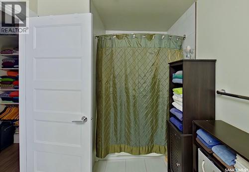 204 2300 Broad Street, Regina, SK - Indoor
