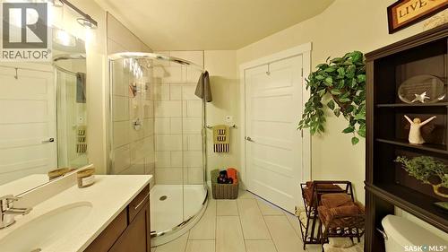 204 2300 Broad Street, Regina, SK - Indoor Photo Showing Bathroom