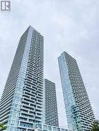 2215 - 950 PORTAGE PARKWAY Vaughan, ON L4K 0J7