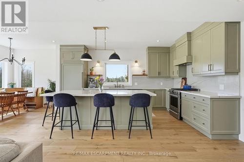 1161 Barkway Road, Gravenhurst, ON - Indoor Photo Showing Kitchen With Upgraded Kitchen
