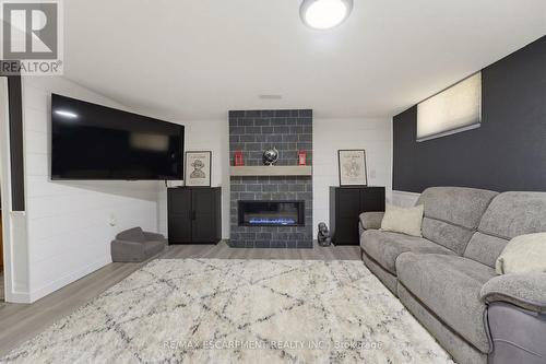 164 Hanover Place, Hamilton, ON - Indoor Photo Showing Living Room With Fireplace