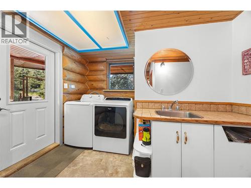 10737 Highway 33 E, Kelowna, BC - Indoor Photo Showing Laundry Room