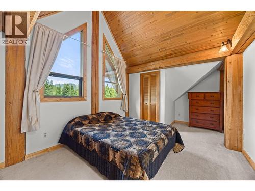 10737 Highway 33 E, Kelowna, BC - Indoor Photo Showing Bedroom